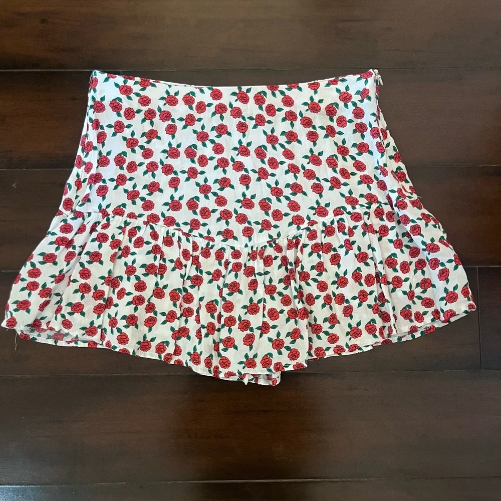 Zara White with Roses Mini Skort Size Small